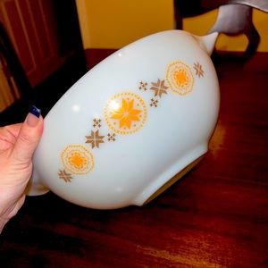 Vintage Pyrex town and country 444 mixing bowl